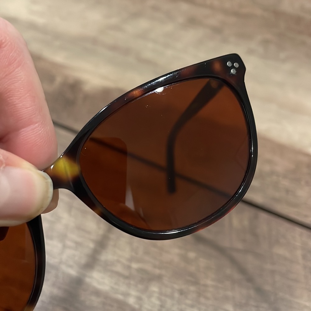 Sunglasses - Picture 7 of 8